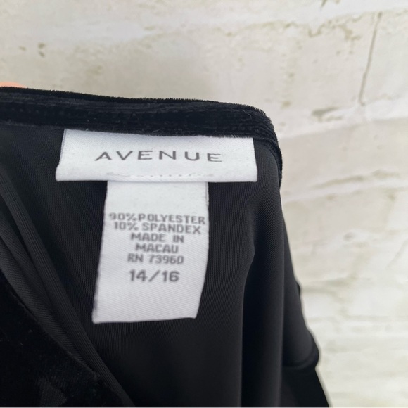 Avenue Black Velour V Neck Sleeveless Stretch Top - Picture 6 of 8
